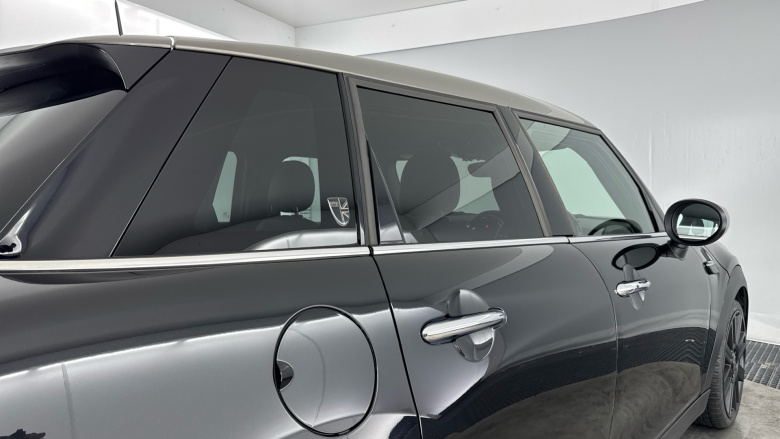 MINI Hatchback 1.5 Cooper Exclusive 5dr Petrol Hatchback